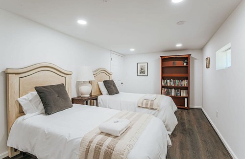 Jefferson Park Avenue Wohnung | Cavalier Cocoon: Studio + Walk to uva Grounds