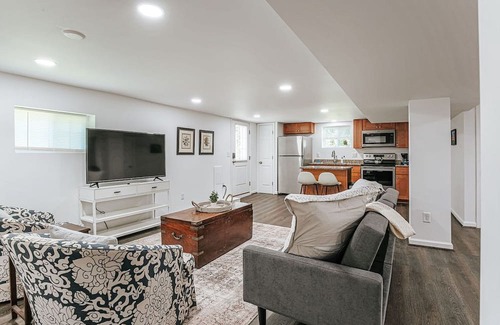 Jefferson Park Avenue Wohnung | Cavalier Cocoon: Studio + Walk to uva Grounds