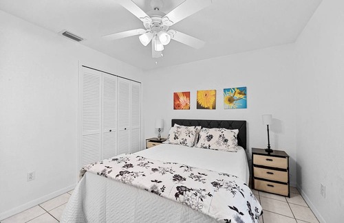 Pinehurst Haus | Relax in Rotonda Pool Home in Golf Course Community, Near Beaches, Shopping, Restaurants - Awesome!