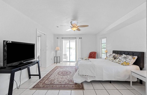 Pinehurst Haus | Relax in Rotonda Pool Home in Golf Course Community, Near Beaches, Shopping, Restaurants - Awesome!