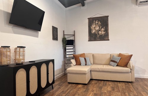 Weatherford Haus | King size suite