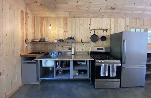 Ojai Haus | Spacious and modern Ojai barn in the middle of an orange grove