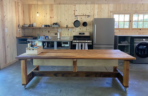 Ojai Haus | Spacious and modern Ojai barn in the middle of an orange grove