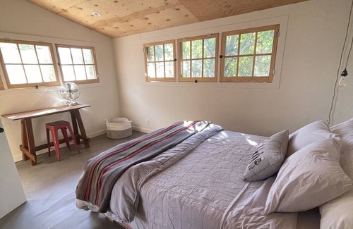 Ojai Haus | Spacious and modern Ojai barn in the middle of an orange grove