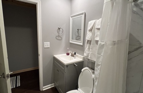 Georgetown Wohnung | Pet Friendly Rustic Loft Close to Golf & Beaches