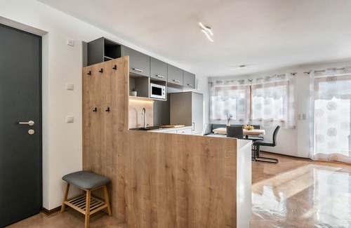 Baselga di Pine Wohnung | Apartment 'Casa Ravanelli 3' with Mountain View and Shared Terrace