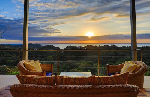 Valle Pura Vida Haus | Impressive ocean and sunset views- 5br Home in Manuel Antonio with Infinity Pool