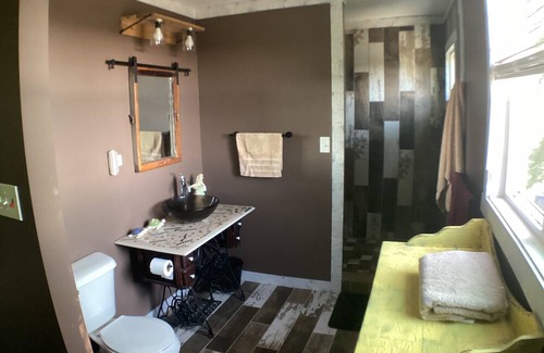 Grass Creek Haus | Riverfront house on the Tippecanoe River- Yogi’s Den - upper level