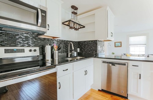 Staunton Haus | Green on New - Central Location and Staunton Charm