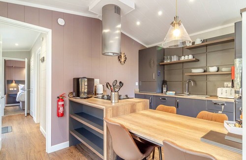 Woolverstone Kabine | 2 bedroom accommodation in Woolverstone, Ipswich