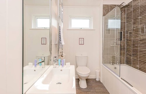 Holton Heath Kabine | 1 bedroom accommodation in Holton Heath