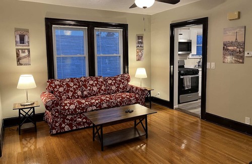 Norwood Haus | Hunter #2, Private One Bed near Xavier & Downtown