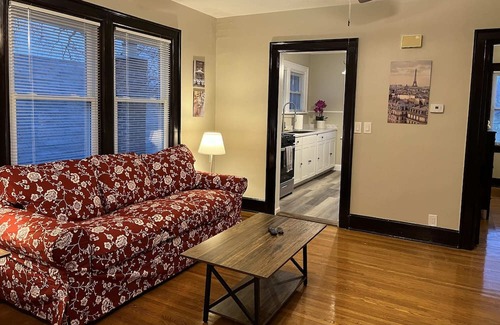 Norwood Haus | Hunter #2, Private One Bed near Xavier & Downtown