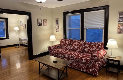 Norwood Haus | Hunter #2, Private One Bed near Xavier & Downtown
