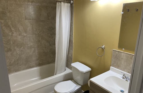 Sudbury Wohnung | Beautiful 3 befroom Apartment ,6 minutes to Costco and many restaurants