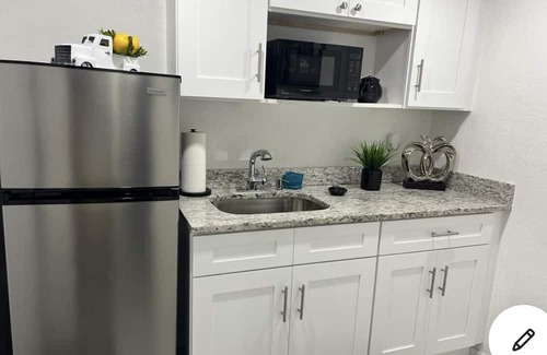 Tarpon Springs Wohnung | Romantic suite 5 minutes from the beach!