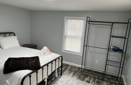 Lyndhurst Haus | Cozy Creekside Home with the National Forest at your back door !