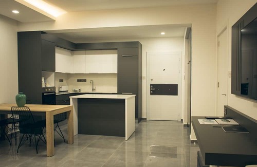 Trikomo Wohnung | Charming Flat with Shared Pool Near Beach