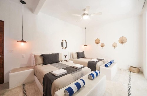 Buenavista Haus | Casa Lole | Private Pier, Free Kayaks & Paddle