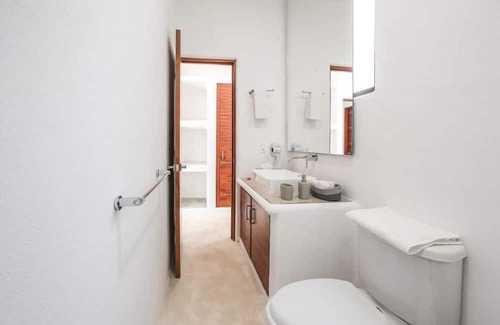 Buenavista Haus | Casa Lole | Private Pier, Free Kayaks & Paddle