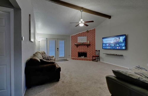 Bedford Haus | Lovely house near DFW!