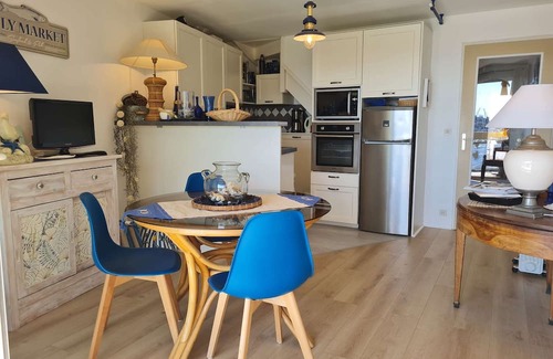 Arzon Wohnung | A Louer T2 Pour Trois Avec Piscine Dans la Résidence