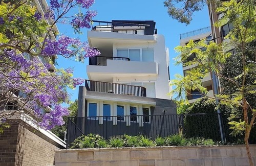 McMahons Point Wohnung | Spacious Studio Surrounded By Great Views
