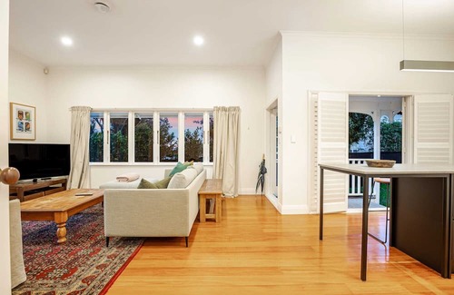 Grey Lynn Haus | Modern Classic Summar