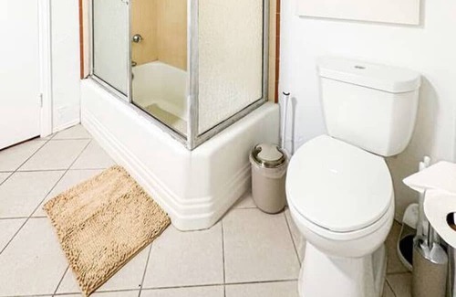 San Fernando Haus | Gorgeous 6 BR House With Pool - Lou-SF