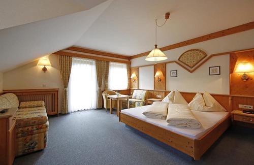 Pichl-Preunegg Sonstige | Large double room with shower, toilet up to 2 nights - bank host