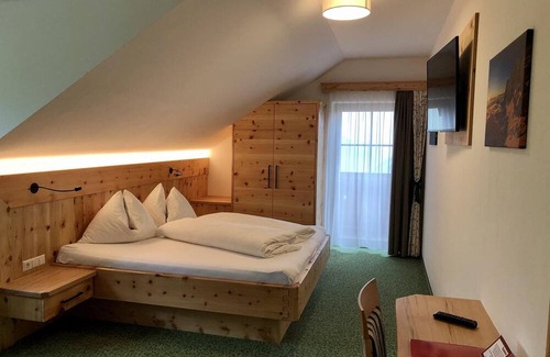 Pichl-Preunegg Sonstige | Large double room with shower, toilet up to 2 nights - bank host