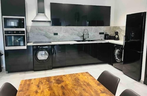 Livry-Gargan Wohnung | Très Grand Appartement / Sauna / Charles de Gaulle