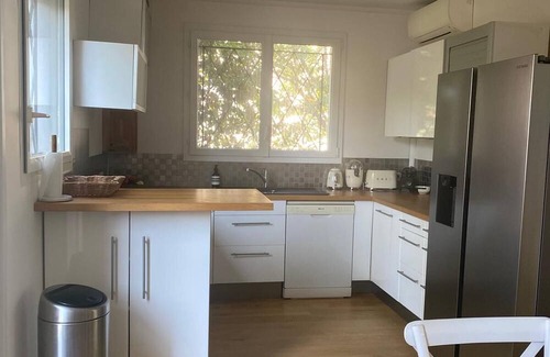 Neuilly-sur-Seine Haus | Villa Piscine aux Abatilles sleeps 8 near Arbousiers beach