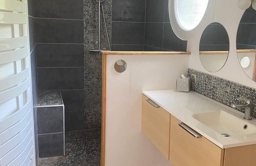 Neuilly-sur-Seine Haus | Villa Piscine aux Abatilles sleeps 8 near Arbousiers beach