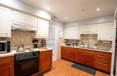 Saint Marys  Allen County Haus | Newly Renovated 3BR w/ King Bed - 4mi from DTFW