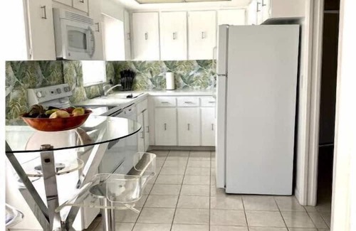 Lake Worth Haus | Golf Course Views - 2bd/2ba