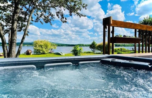 Le Haut-Saint-Francois Regional County Municipality Skihütte | Superb log cabin *Spa* *Waterfront*