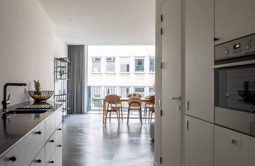 Stalingrad Wohnung | Stunning 2BR designed app centre of Brussels