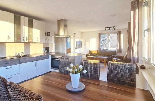 Lonevag Haus | 5 person holiday home in LONEVÅG