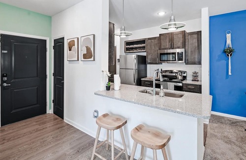 Avery Creek Wohnung | South Asheville Getaway Private Balcony Apt 2