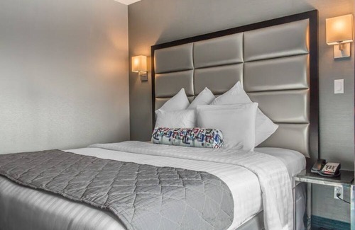 West Bronx Hotel | Umbrella Hotel