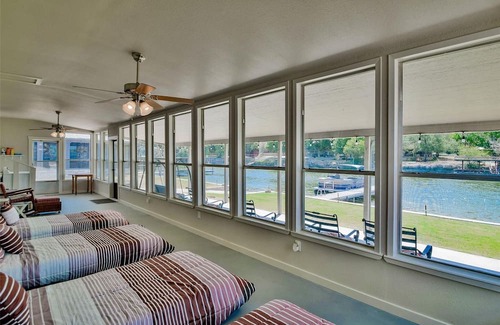 Granbury Haus | Waterfront Lake House with private boat launch and dock
