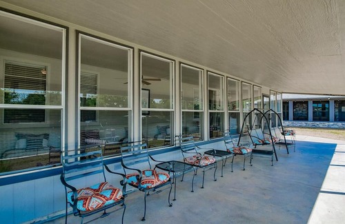 Granbury Haus | Waterfront Lake House with private boat launch and dock