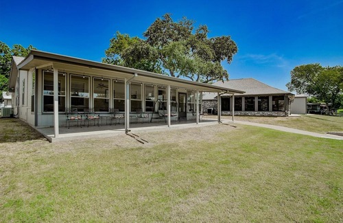 Granbury Haus | Waterfront Lake House with private boat launch and dock