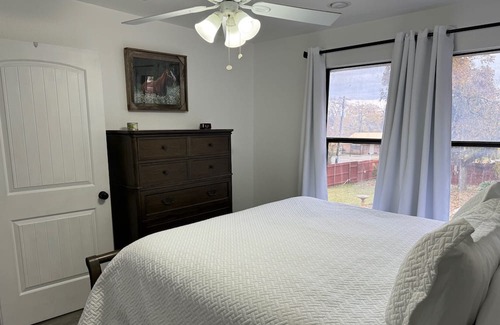 Lampasas Wohnung | 4 blocks from Historic Downtown Lampasas