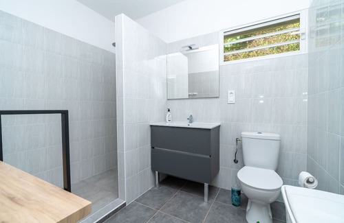 Mahina Haus | Fare Tahara'a 2BR in Arue