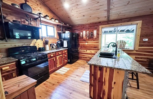 Smithville Haus | Hideaway Holler Cabin
