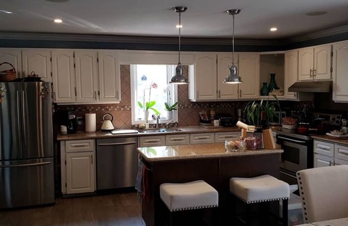 Keswick Haus | Large bungalow minutes to lake Simcoe with all the amenities you could ask for!