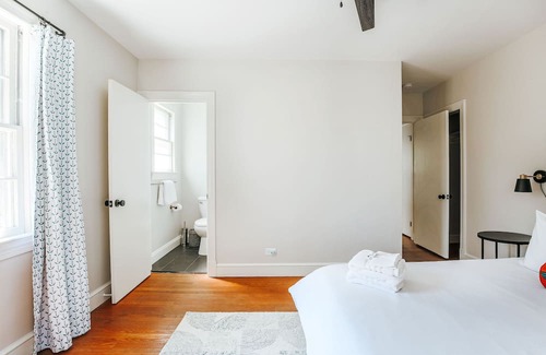 Lewis Mountain Haus | *NEW* Lewis Mtn Retreat: Walk to UVA & JPJ