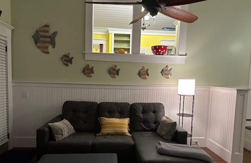 Pahoa Hütte | Da Jungalow sleeps 4, 10 minutes from Pahoa town, Kalapana and Black Sand Beach!